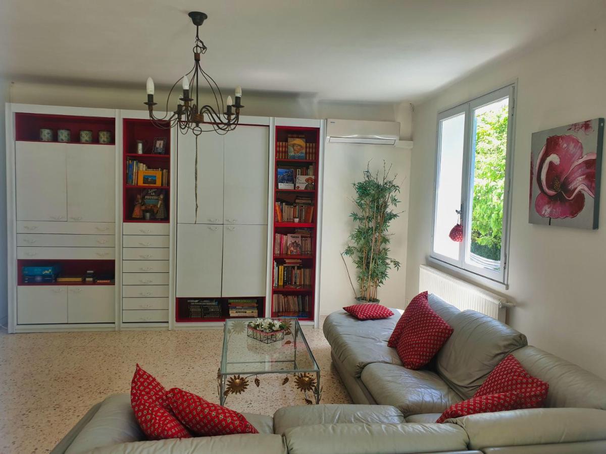 Villa Calme, Climatisee, Piscine, A 2 Pas Du Centre איל-סור-לה-סורג מראה חיצוני תמונה